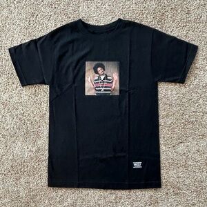 Grizzly Graphic Unisex Tee T-Shirt Size Small NWT​